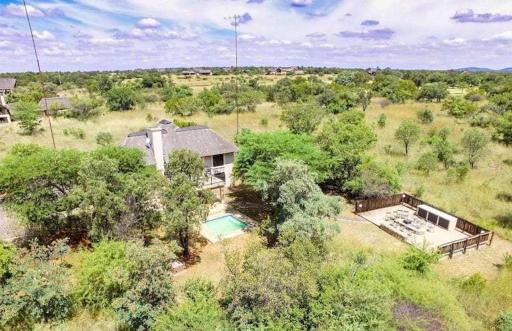 Pumba's Place Zebula 6 Bedroom House - Housity