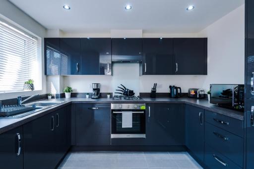 Vidale Court, 3 Bedroom House with River Irwell view, sleeps 6 - Housity