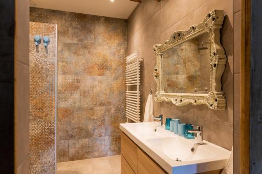 Bed and Breakfast De Boerderij Kamer - Housity