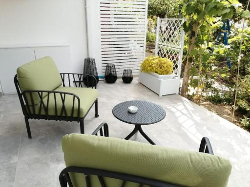 Loris House - Housity