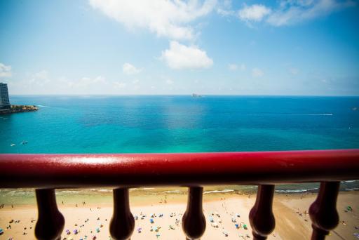 Las Damas Premium 23F Beach Front - Pool & Parking - Hizvo