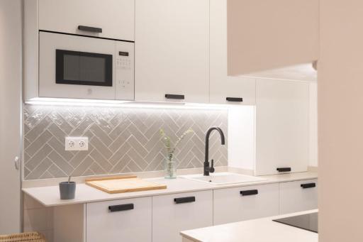 Los apartamentos de Elena, centro histórico y ascensor by Apartamentos Logroño org - Housity