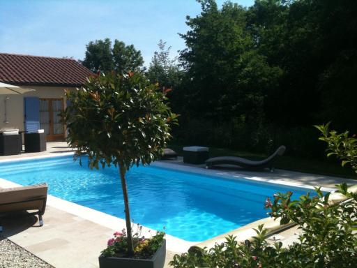 Logis Hotel Restaurant La Grange Du Relais - Housity