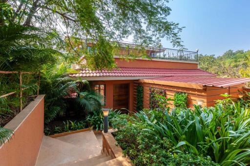 shree Padmanath Bunglow With Best View - Housity