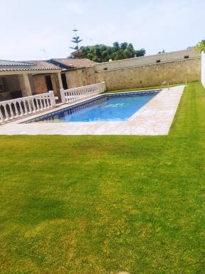 Chalet con Encanto y Piscina - Housity