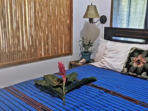 Seaside Inn Roatan - Housity