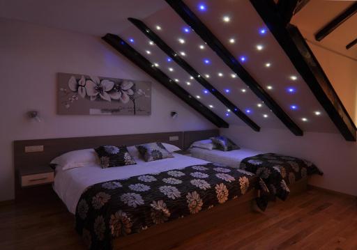Deluxe Apartments & Rooms Sarella - Housity