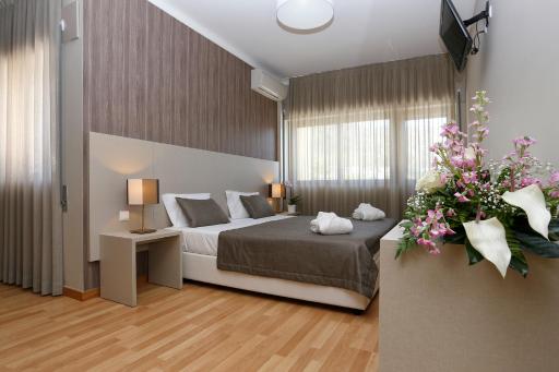 Hotel Douro Inn - Housity