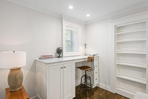 Garden Level Flat in 1885 Queen Anne Victorian Cottage in Alameda - Housity