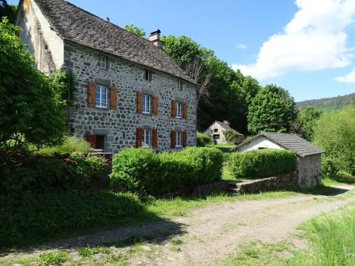 gite du cresponnet - Housity