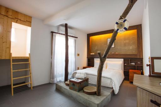 4 Design Inn - Housity