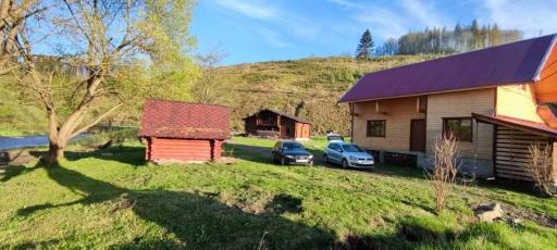 Котедж біля річки - Housity
