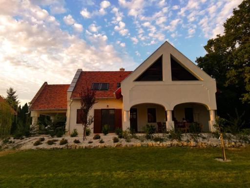Vadkert Vendégház - Housity