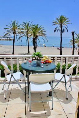 Puerto Banus Beachfront .Gray d´Albion . Amazing location - Hizvo