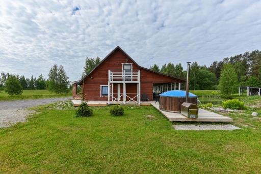 Private house surrounded by woods and lake - Housity