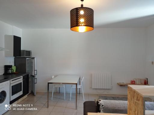 studio spacieux confortable récemment rénové - Housity