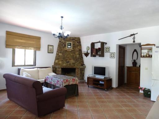 House - 3 Bedrooms with Pool and WiFi - 08522 - Housity