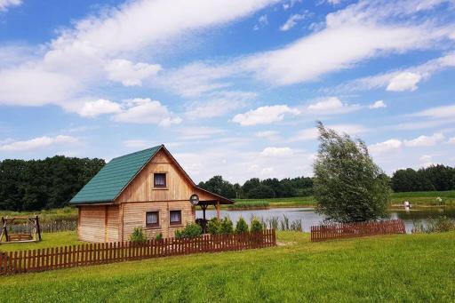Domek nad stawem / A cozy cottage by the pond - Housity
