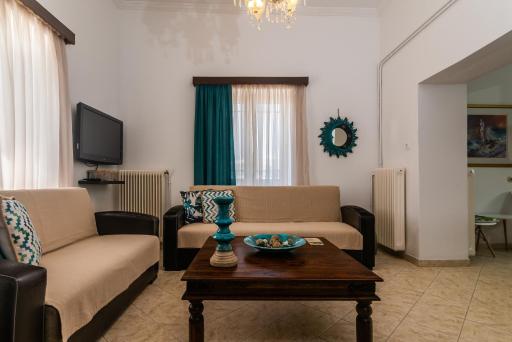 Nostos House - Housity