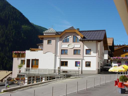 Huber Apartments - Housity