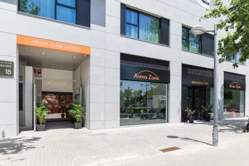 Arena Zone Hotel - Housity