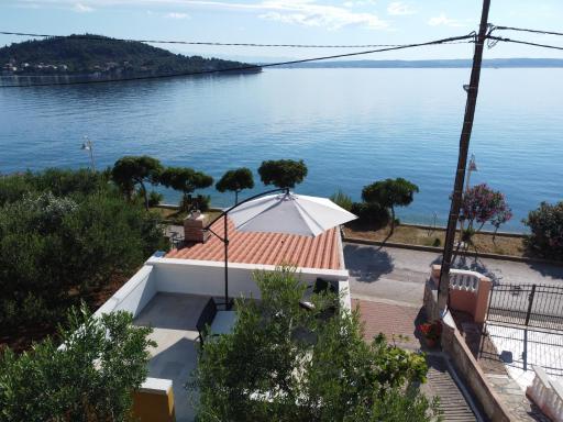 Angelina - stone house - Housity