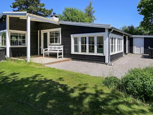 6 person holiday home in Gilleleje - Housity