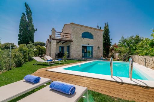 Astarte Villas - Beach Villa Nout - Housity