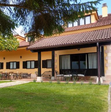 Hotel Rural El Otero - Housity
