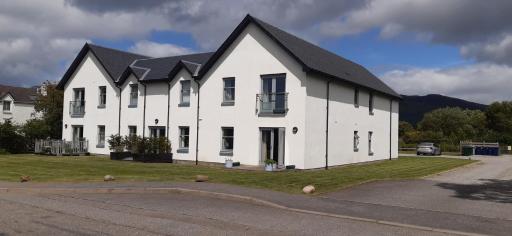 One The Cairns - Housity