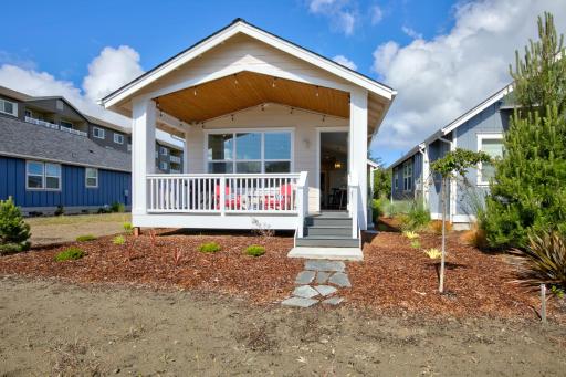 Tranquility Base Cottage - Housity