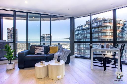 KOZYGURU DOCKLANDS HIGH LEVEL WATERVIEW 1BED POOL VDO883-2009 - Housity