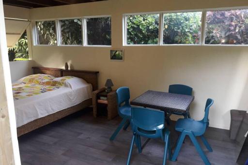 Fare Totara, jardin verdoyant - Housity