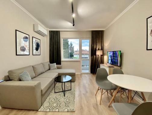 Stylish Top Centre Apartment for 4 guests - Housity