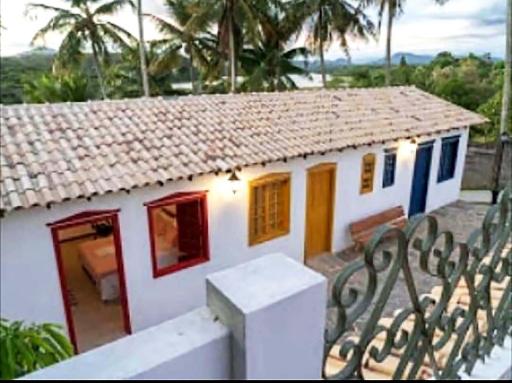 Suite em pousada no ES com lazer completo e Wi-Fi - Housity
