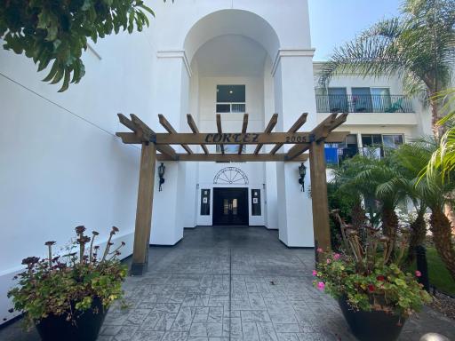 Inside the Gates of Omni La Costa Resort and Spa Stay - Housity