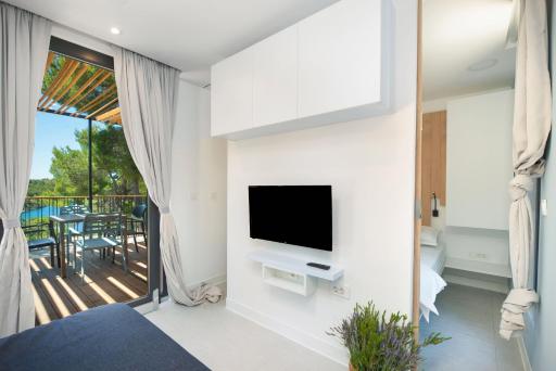 Kamp Vira - Housity