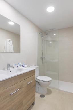 Aparthotel BCL Levante Lux - Housity