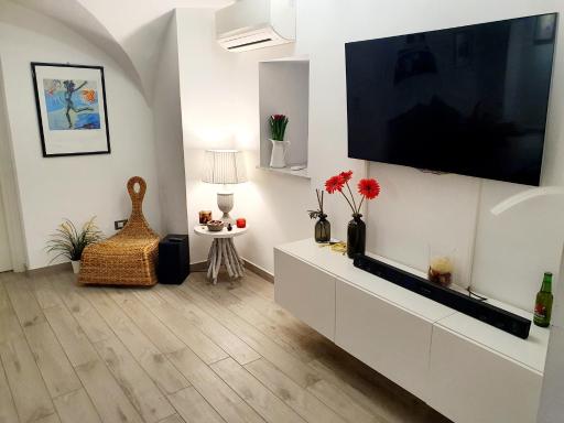 VHOME Exclusive Living Room - Hizvo
