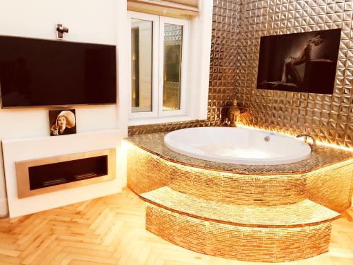 Budapest Eye Presidential with Jacuzzi & Sauna - Housity