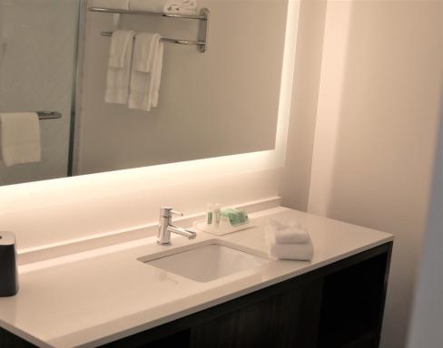 Holiday Inn & Suites St. Cloud, an IHG Hotel - Housity