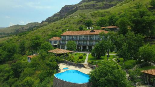 Vardzia Resort - Housity