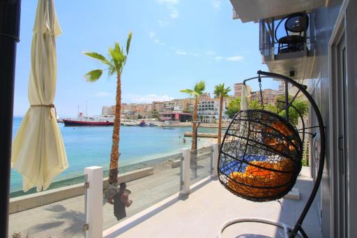 Yacht Villa - Housity
