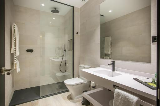 Hotel Brö-Adults Recommended - Housity