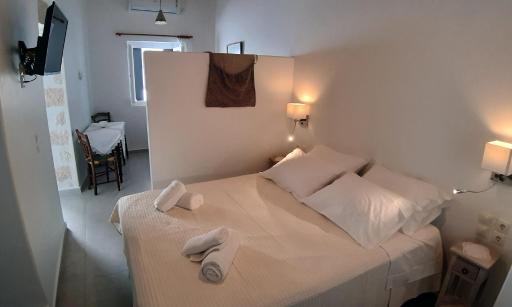 Kimolian Monopolis - Alyki House - Housity