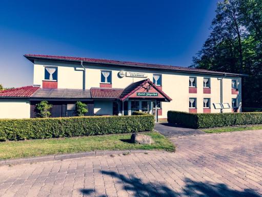 Hotel und Appartements Jägerhof Rügen - Housity