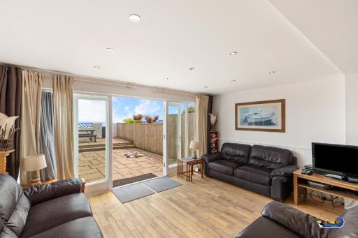 Kilmore - Beach Front House, Direct Beach Access, Spectacular Sea Views - Housity