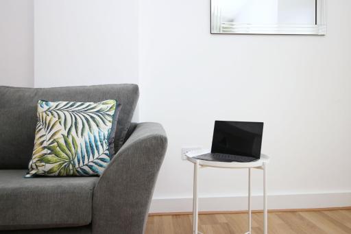 St Thomas Loft Views by Stay South Wales - Housity