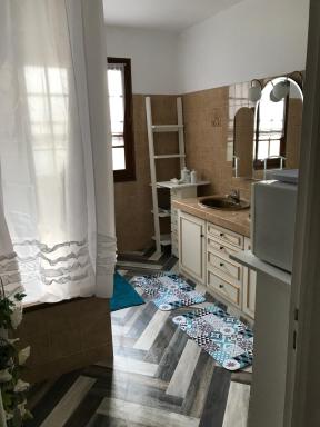 Room in Studio - Studio surrounded by greenery - Housity