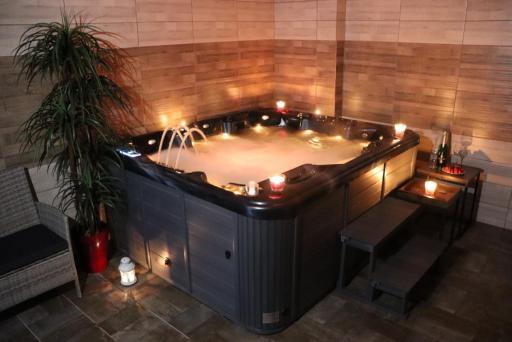 Apartmán s privátní VÍŘIVKOU - Housity